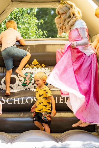 royal-sunday-chill-obstwiese-events-golf-club-schloss-miel-golfschule-pro-shop-restaurant-golf-lernen-swisttal-koeln-bonn-2022-14