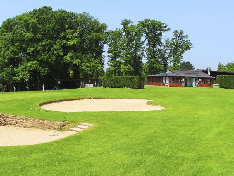 schloss-miel-aussenanlage-driving-range-2l
