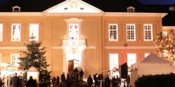 schlossweihnachtsmarkt-kln-bonn-schloss-miel005-ofhvxprhs9459s6dnd0ddurb95ujzpg5o0izpyshmw